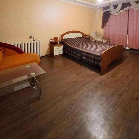 1 Комнатная Квартира Остановка Торговый Центр Çerkassi Dış mekan fotoğraf